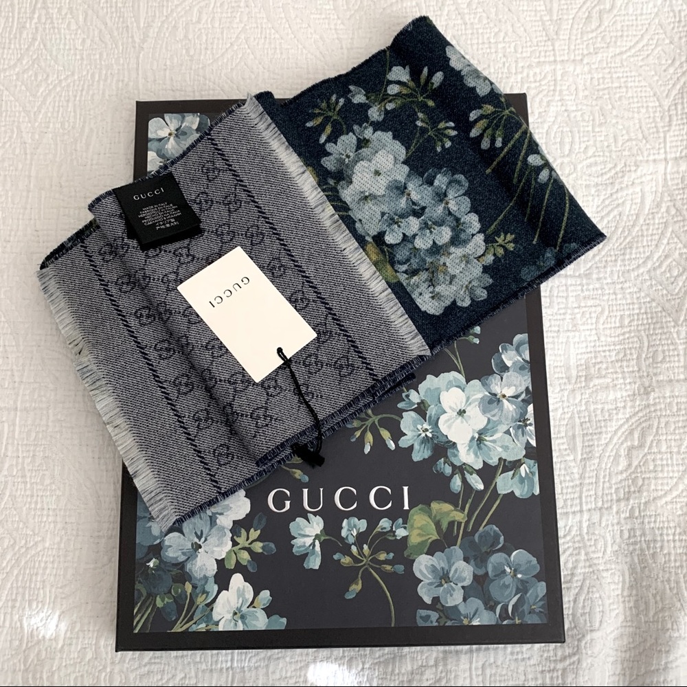Gucci Midnight blue bloom minorophin scarf/wrap